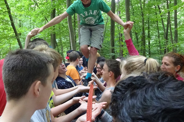Teambuilding - kooperativ Spiller am Bësch